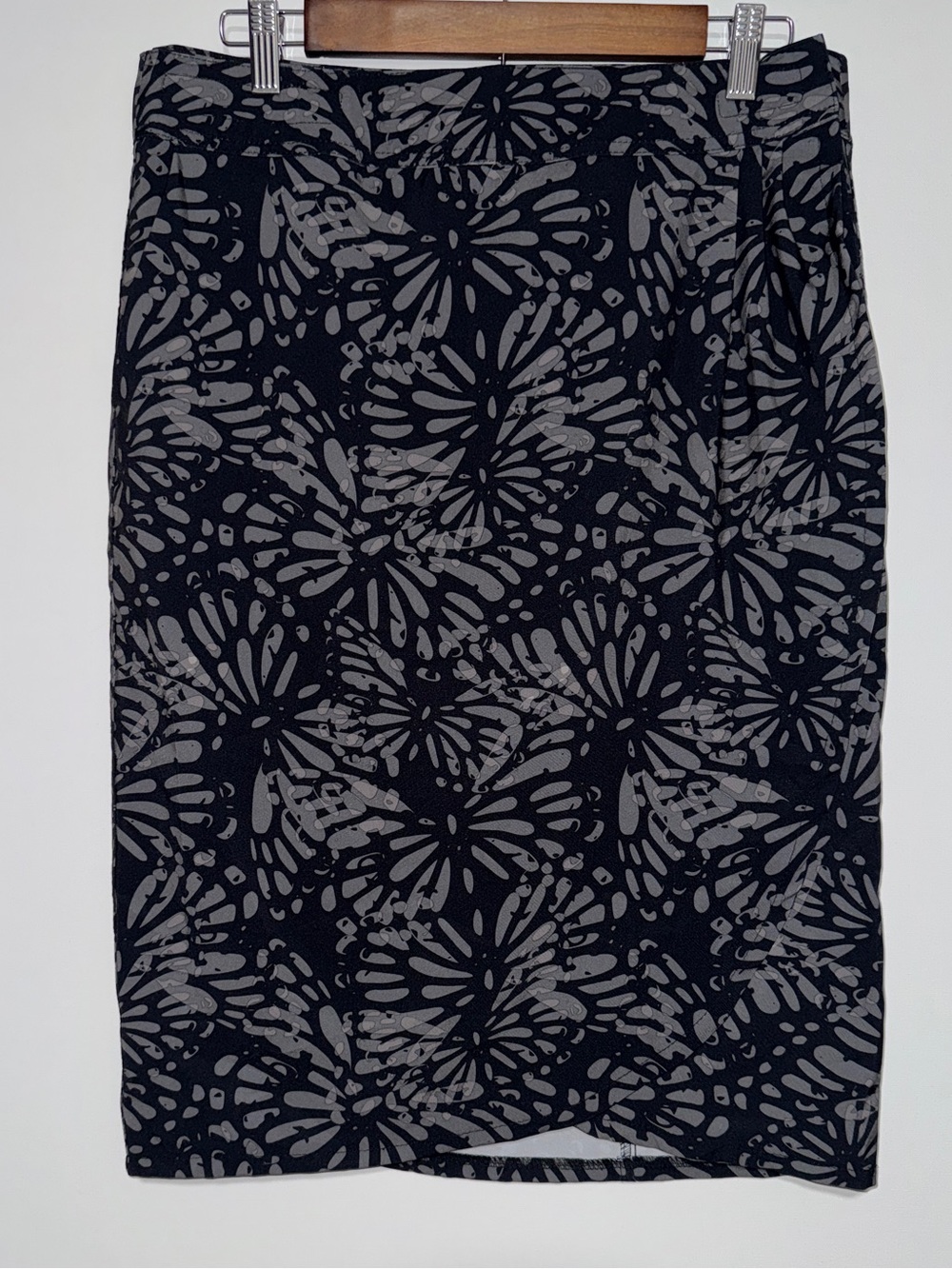 RipSkirt Women’s Medium Length 3 Shibori Butterfly Charcoal Wrap Skirt NWT